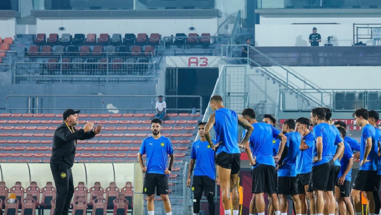 How do football players communicate with each other? A complete guide to on field communication - Ảnh 1